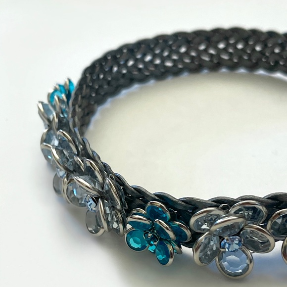 SILVER & BLUE SWAROVSKI CHOKER NECKLACE - Picture 1 of 8